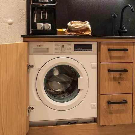 The View - * קפרון